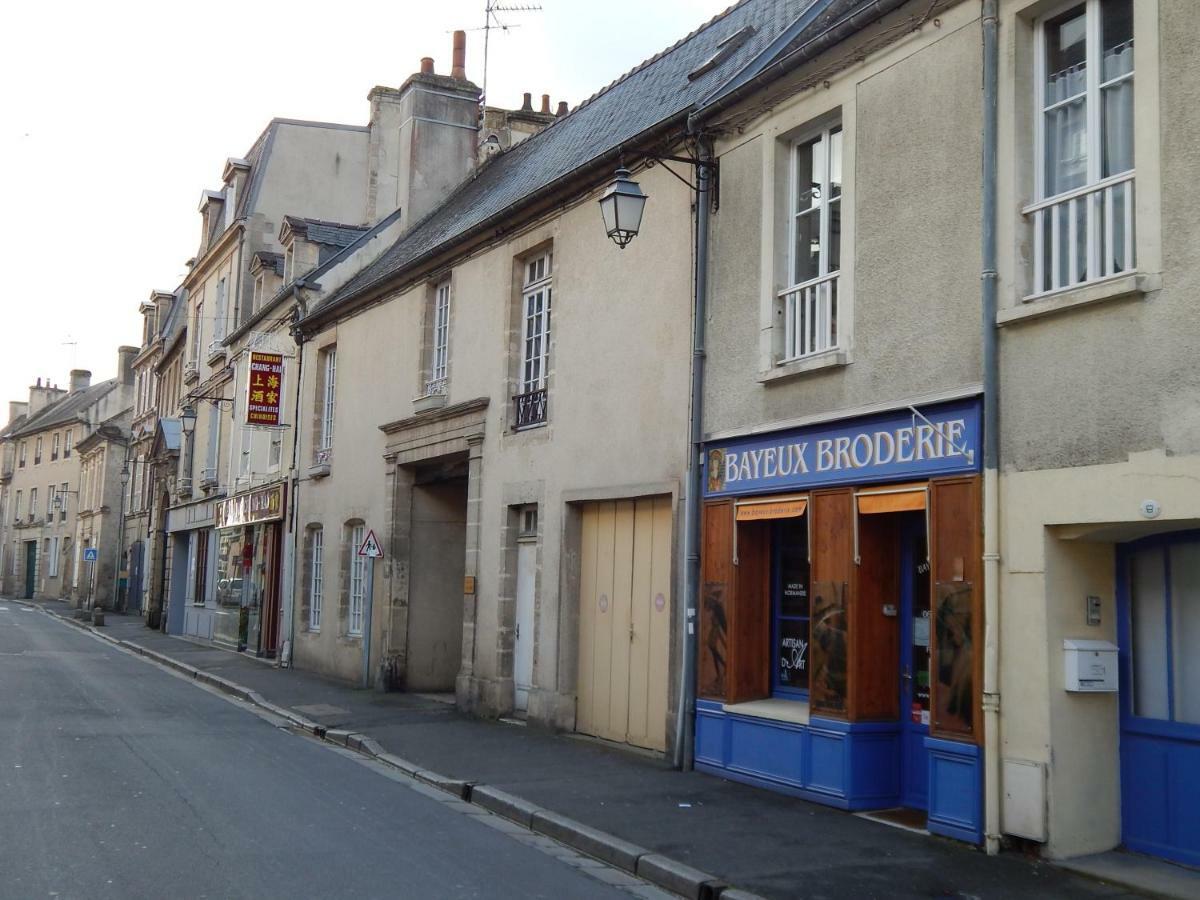 Au Coeur Du Centre Historique Apartment Bayeux Exterior photo